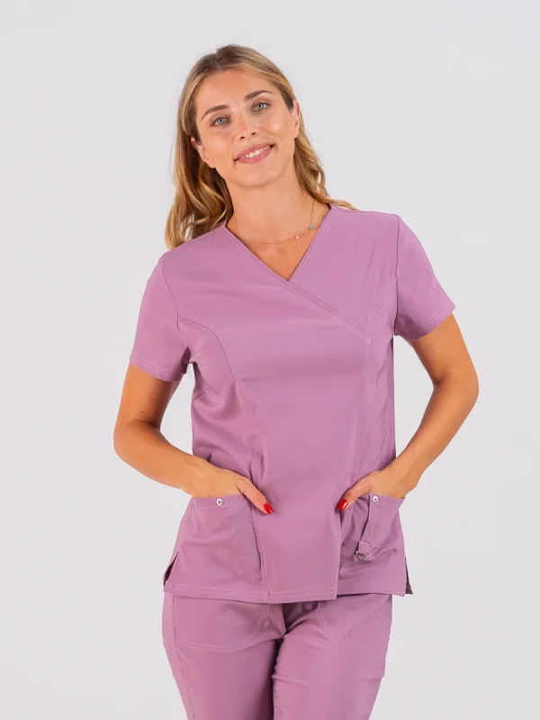 Medicinska bluza SuperStretch Desert Rose boje – rastezljiva i udobna za medicinsko osoblje, brenda BTS medicinskih uniformi