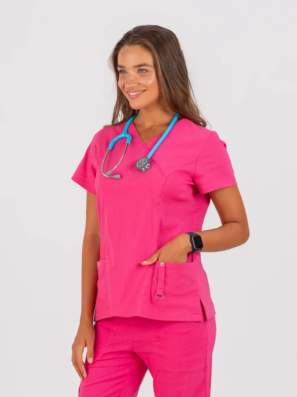 Medicinska bluza SuperStretch pink boje – rastezljiva i udobna za medicinsko osoblje, brenda BTS medicinskih uniformi