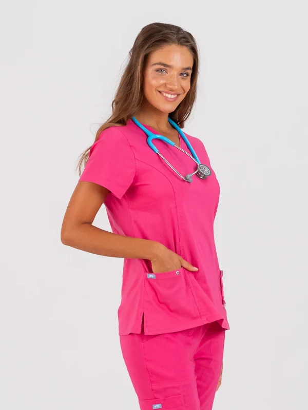 Medicinska bluza SuperStretch pink boje – rastezljiva i udobna za medicinsko osoblje, brenda BTS medicinskih uniformi