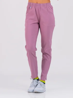 Medicinske pantalone SuperStretch slim desert rose boje – udobne i rastezljive za medicinsko osoblje, brenda BTS medicinskih uniformi