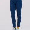 Medicinske pantalone SuperStretch slim teget boje – rastezljive i udobne za medicinsko osoblje, brenda BTS medicinskih uniformi