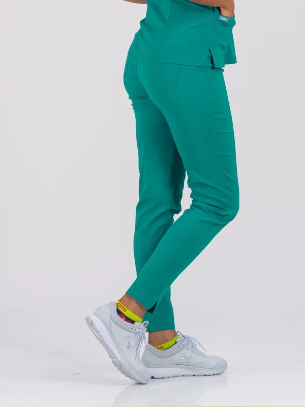 Medicinske pantalone SuperStretch slim zelene boje – udobne i rastezljive